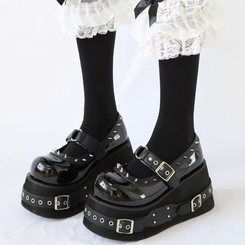女性のための靴高められたリベットベルトバックルパンクローファ - Leatherwork Rivets のレビューと価格