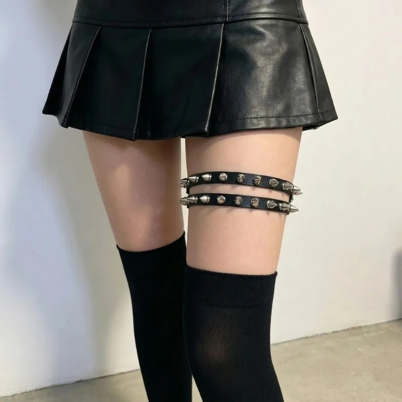 ダブルローコーンスパイクレッグガーター レディース パンクロ - Leatherwork Rivets のレビューと価格